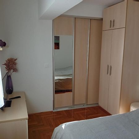 Apartment Nikol Pula Bagian luar foto